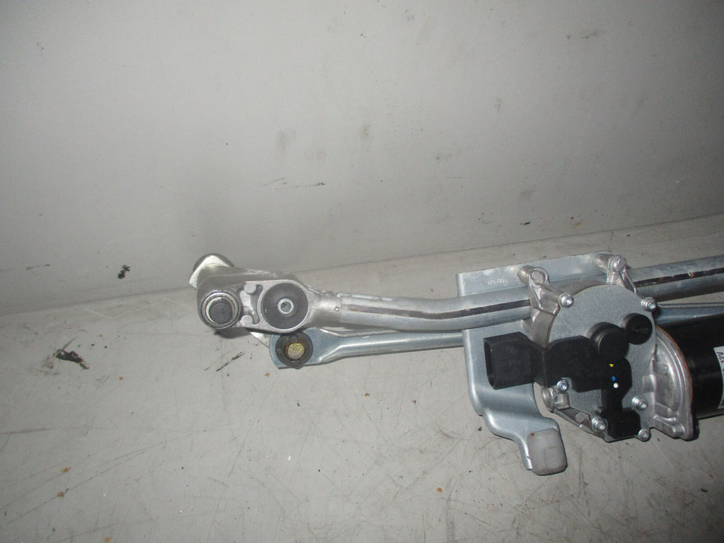 BMW 1 SERIES 2010 E87 FRONT WIPER MOTOR & LINKAGES 719303701