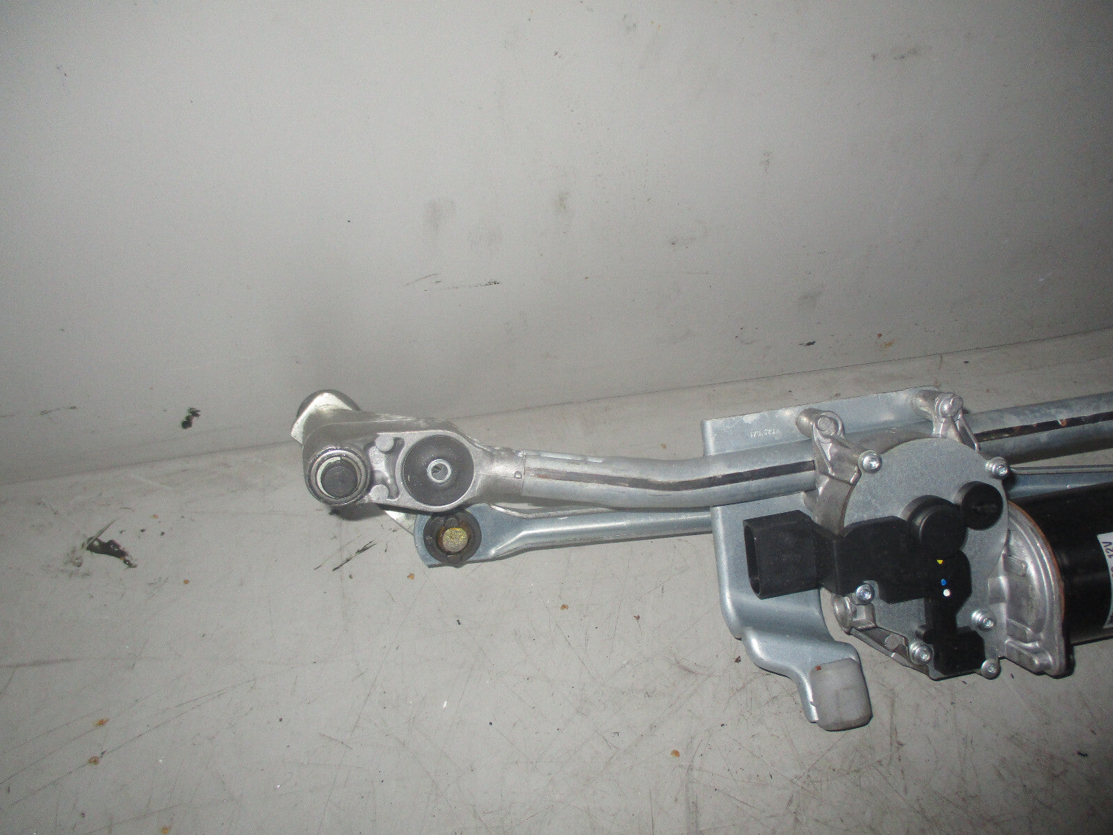 BMW 1 SERIES 2010 E87 FRONT WIPER MOTOR & LINKAGES 719303701