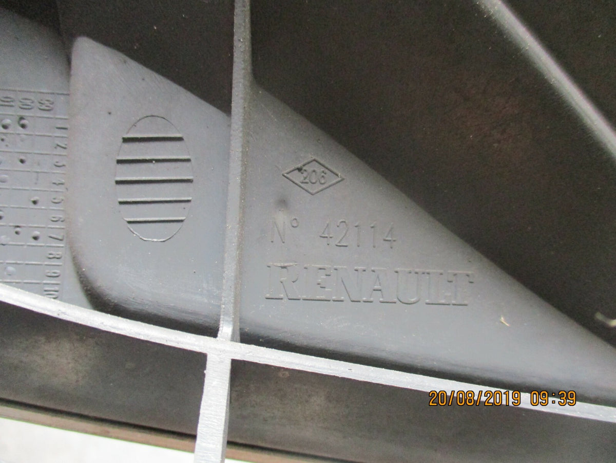 RENAULT LAGUNA MK2 FRONT HOOD GRILLE PANEL SILVER 8200012581