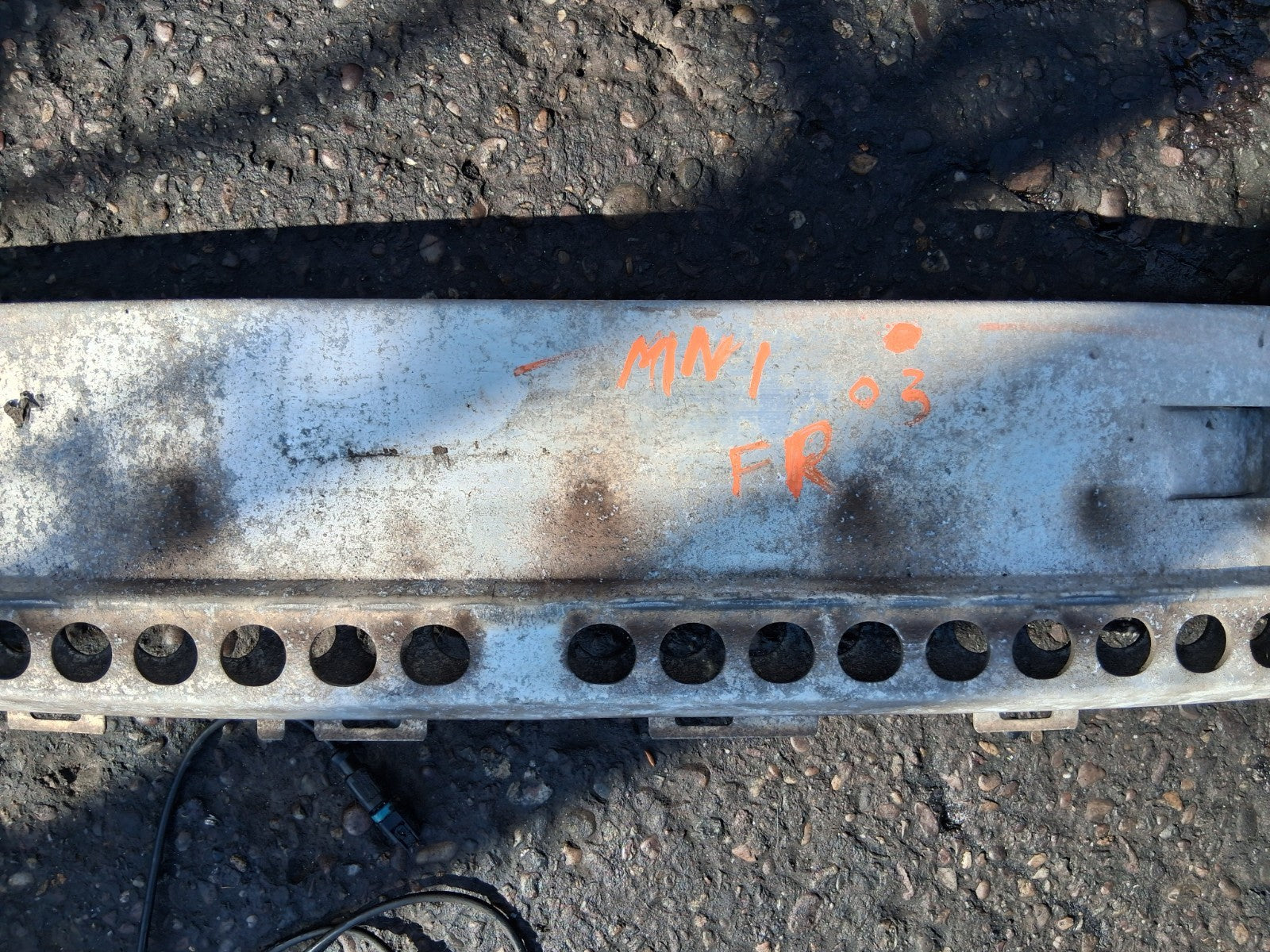 2003 BMW MINI COOPER R50 FRONT BUMPER CRASH BAR REINFORCEMENT BAR