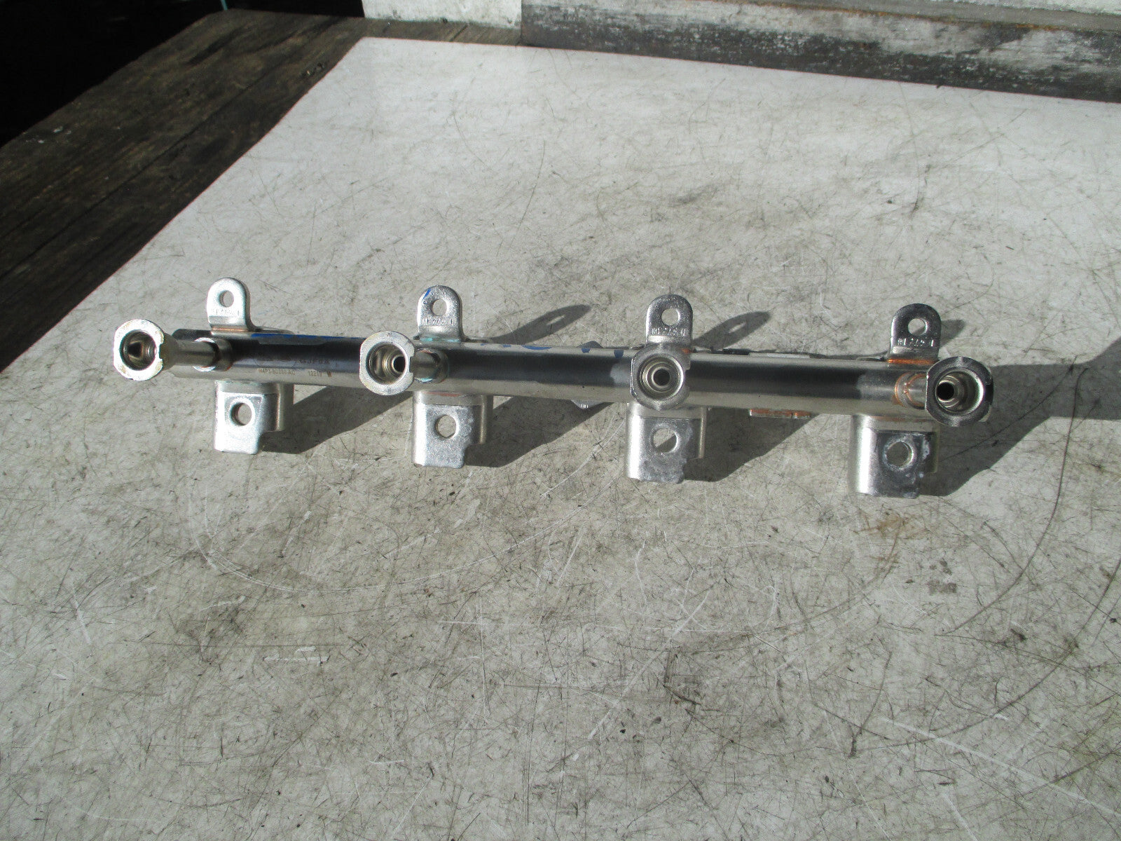 JAGUAR XE 2019 2.0 PETROL COMMON FUEL RAIL H4P39G774BB