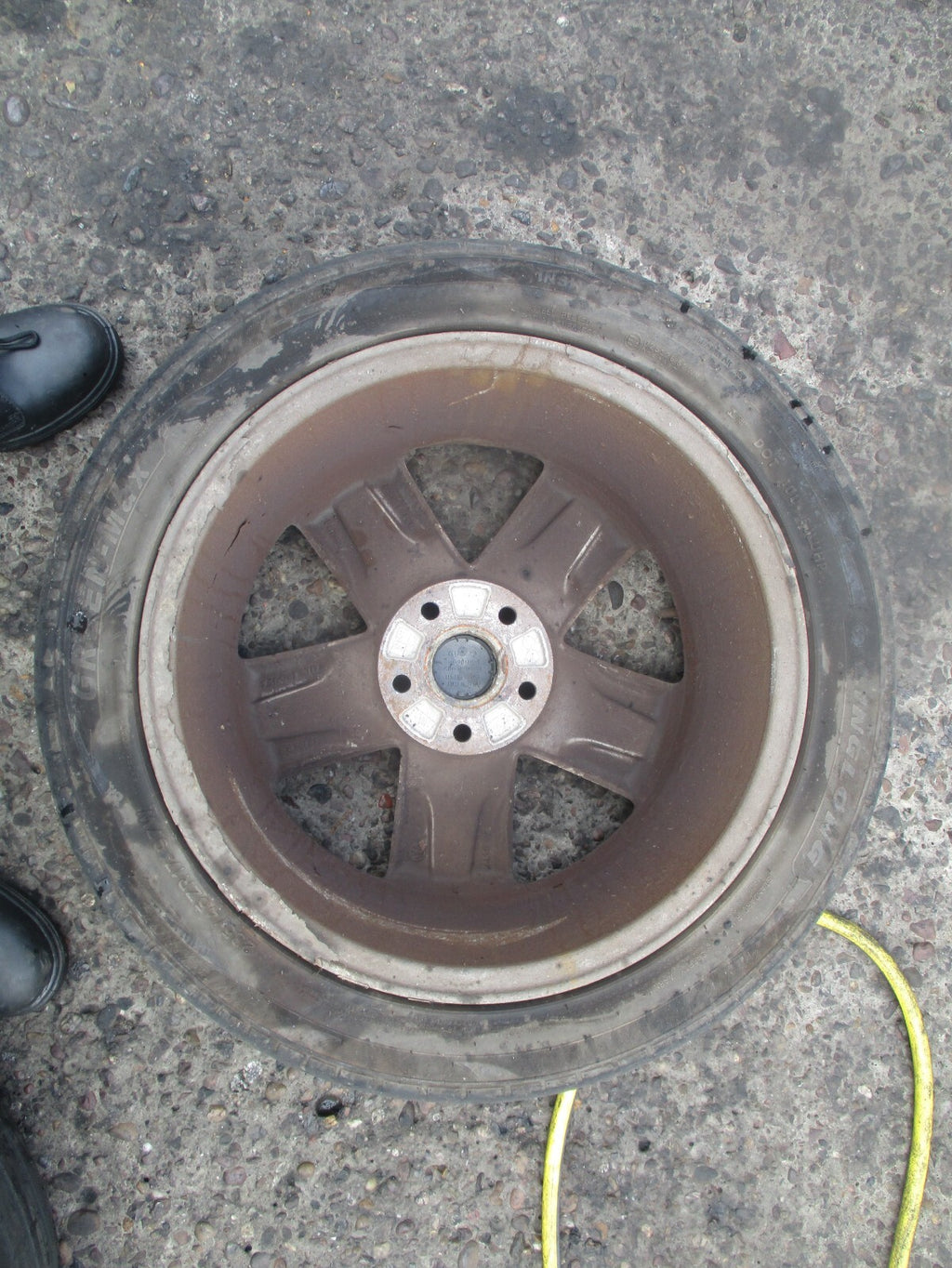 VW VOLKSWAGEN PASSAT 2006 B6 SALOON ALLOY WHEEL WITH 17 INCH TYRE