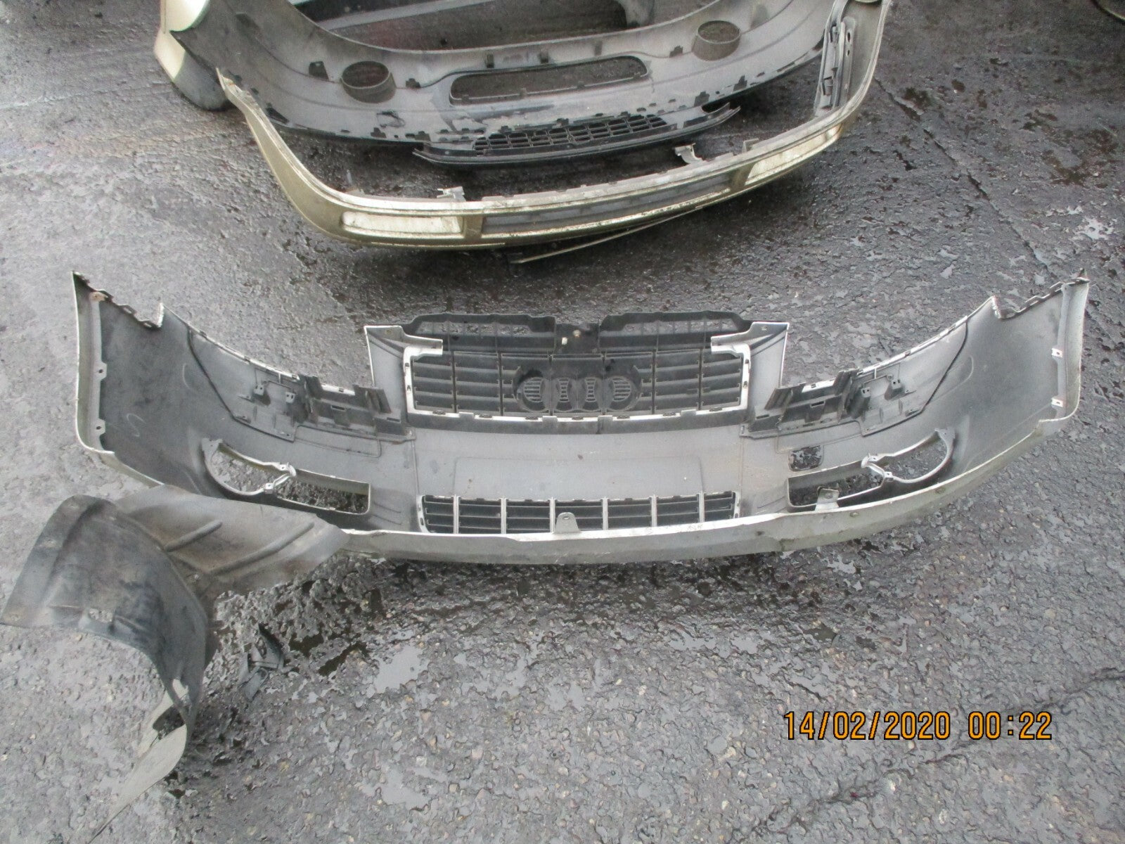 AUDI A3 8P MK2 SPORT 2004 PRE FACELIFT FRONT BUMPER SILVER