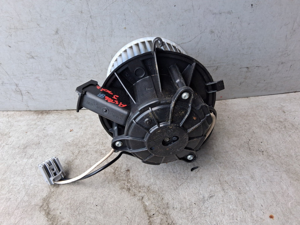 2012 VAUXHALL ASTRA J HEATER HEATING BLOWER FAN MOTOR ASSEMBLY 25020140