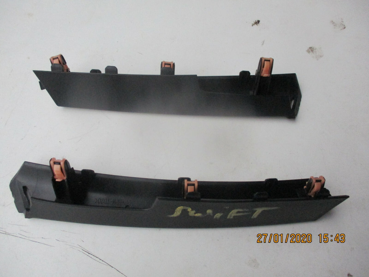 SUZUKI SWIFT MK3 2015 2 CENTRE CONSOLE PLASTIC TRIM COVER STRIP 73854-68L0 73853