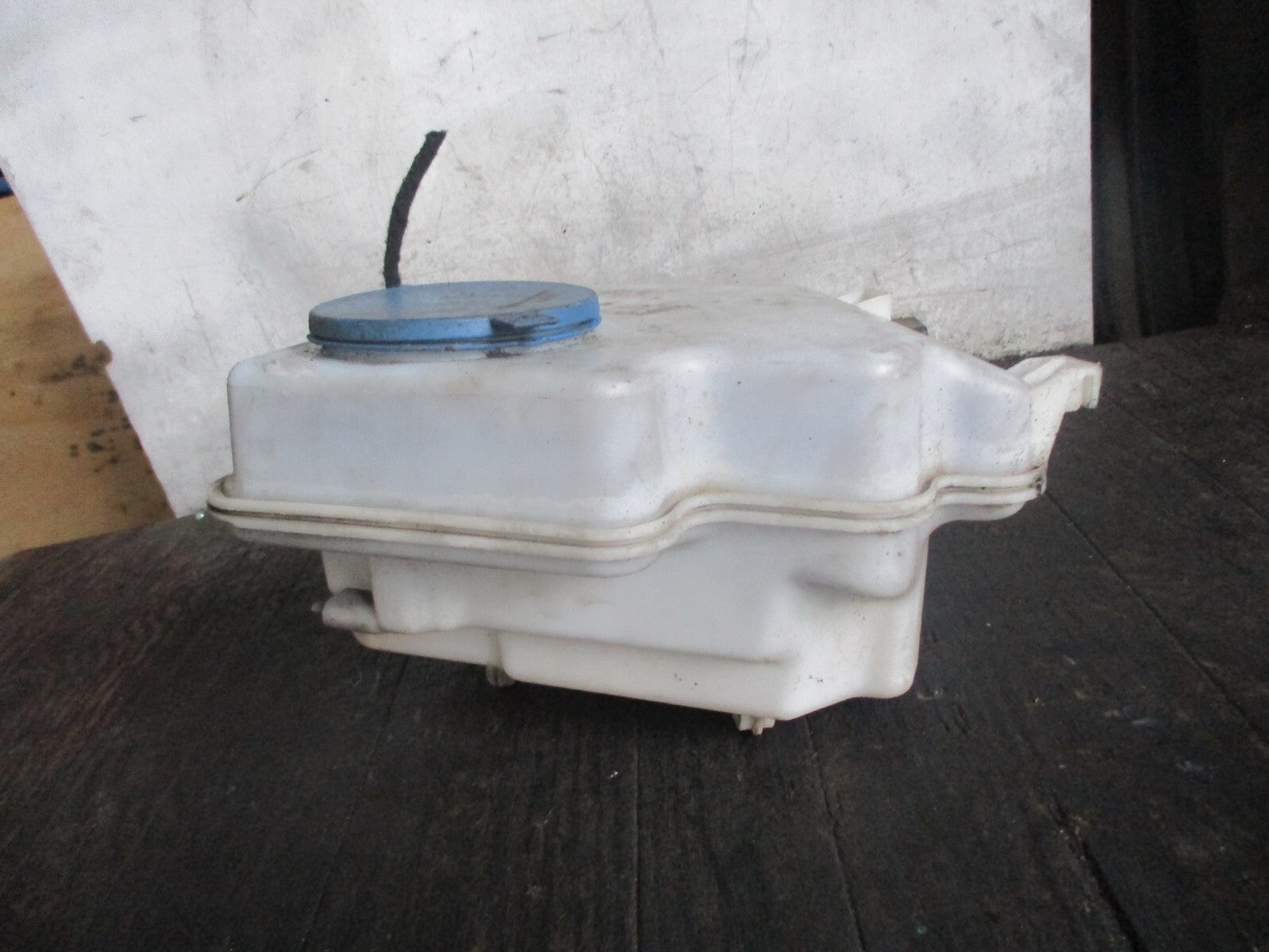 MERCEDES BENZ B CLASS W245 2007 FRONT WINDSCREEN WASHER WATER BOTTLE