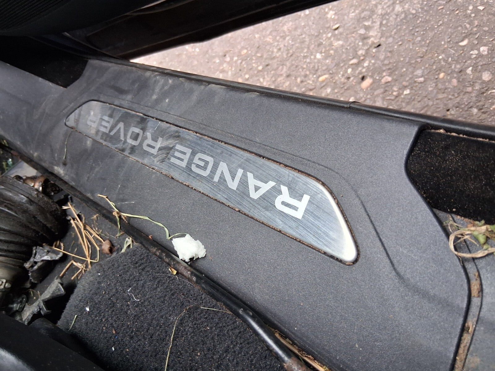 2024 RANGE ROVER VELAR P400e OSF DRIVER FRONT DOOR ENTRY SILL TRIM