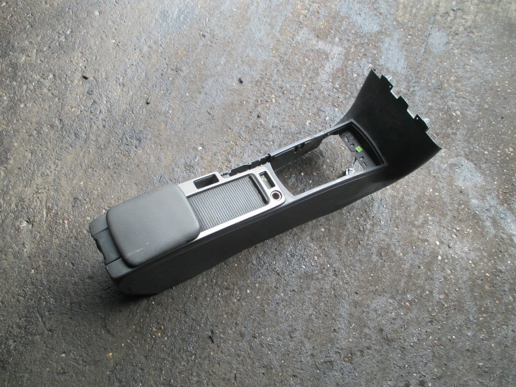 VOLVO C30 2012 HATCHBACK ARMREST WITH CENTRE CONSOLE 30755374