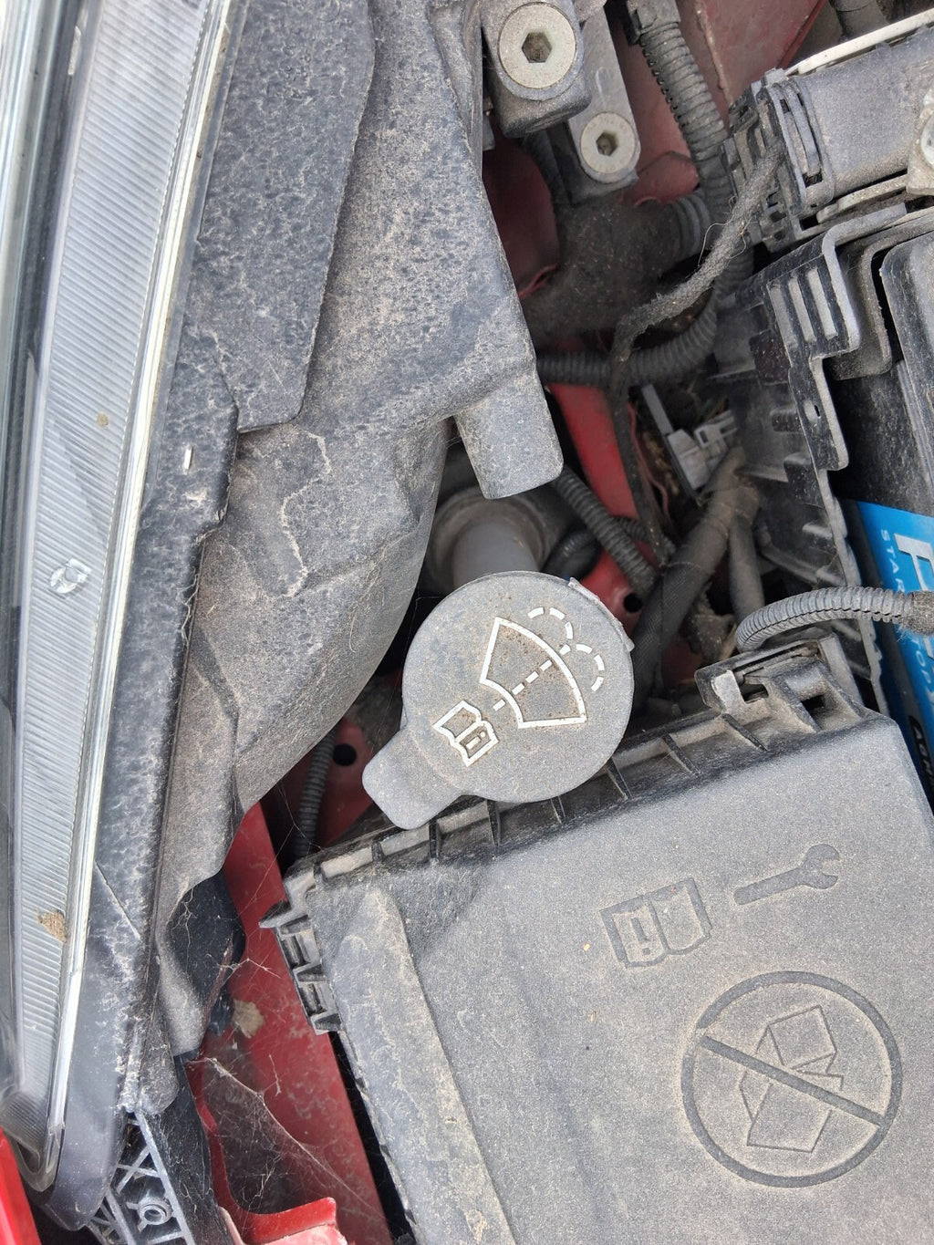 2015 VAUXHALL ASTRA J WINDSCREEN WASHER WATER BOTTLE RESERVOIR