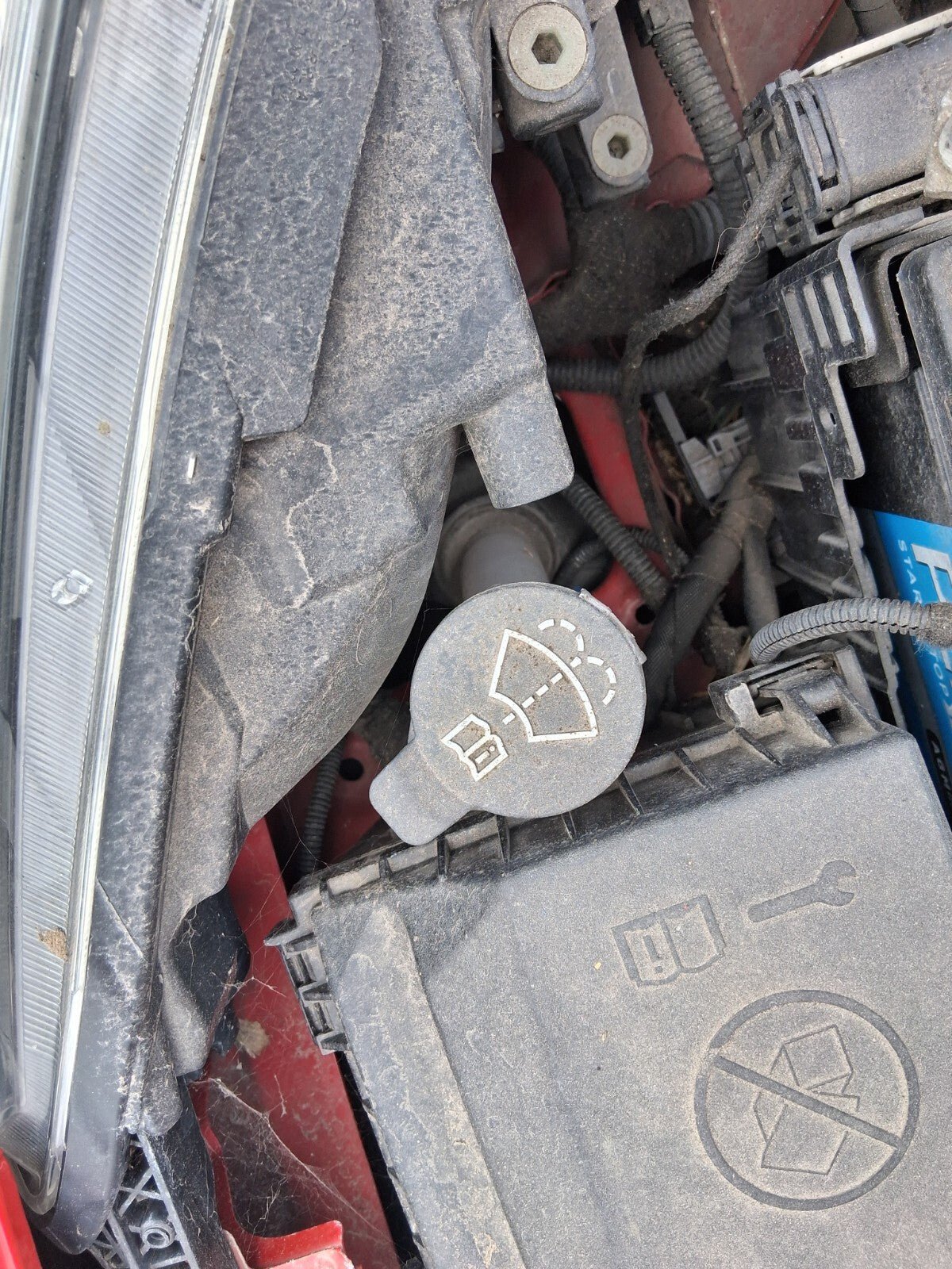 2015 VAUXHALL ASTRA J WINDSCREEN WASHER WATER BOTTLE RESERVOIR