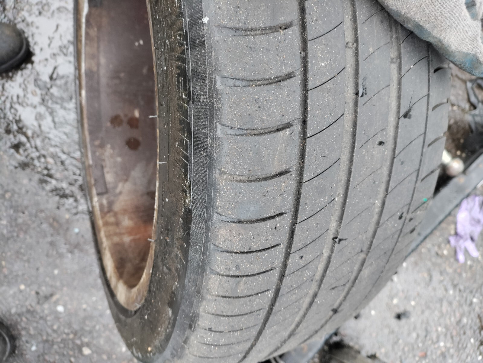 2009 JAGUAR XF X250 18 INCH ALLOY WHEEL WITH TYRE 245/45R18 REF 4