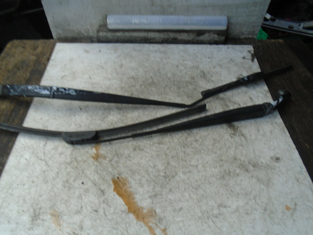 HONDA JAZZ 2019 MK4 FRONT WINDSCREEN PAIR WIPER ARMS