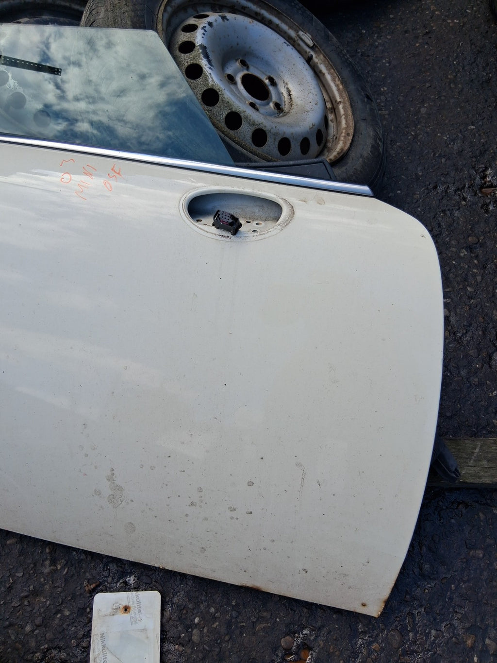 2003 BMW MINI COOPER R50 OSF DRIVER SIDE FRONT RIGHT COMPLETE DOOR