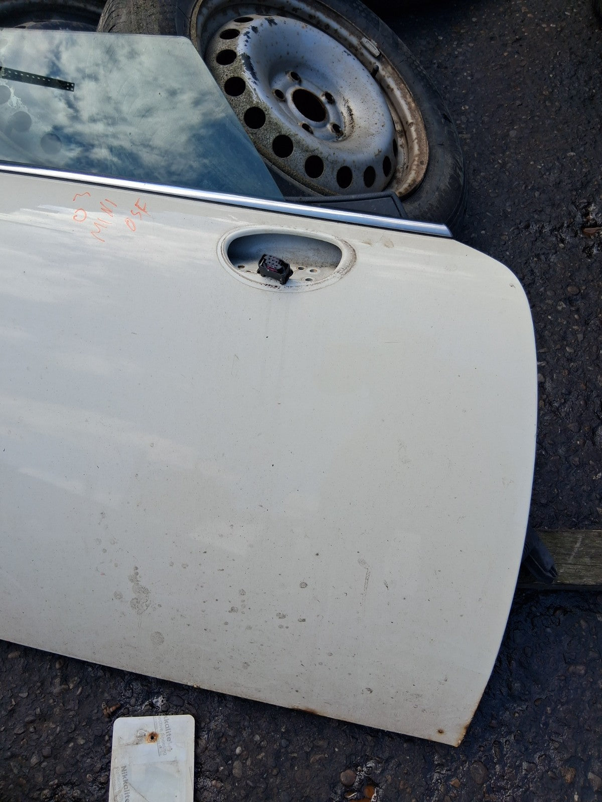 2003 BMW MINI COOPER R50 OSF DRIVER SIDE FRONT RIGHT COMPLETE DOOR