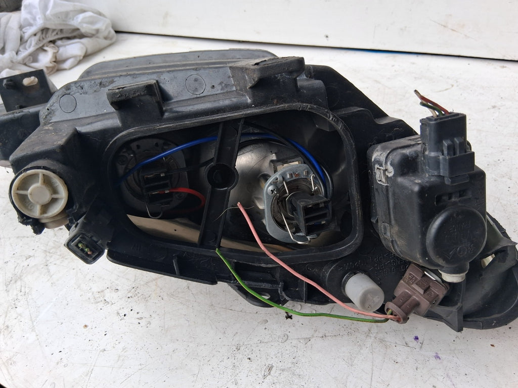 2005 PEUGEOT 206 NSF PASSENGER SIDE FRONT LEFT HEADLIGHT HEADLAMP 9630869680