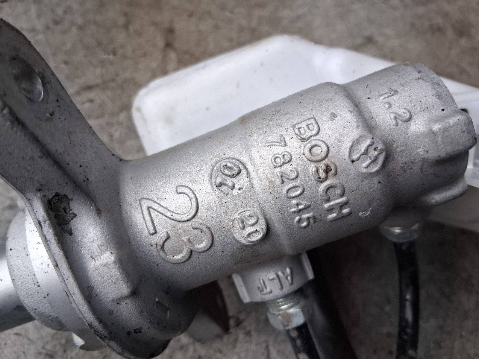2021 NISSAN QASHQAI J11 1.5 DIESEL BRAKE FLUID SERVO TANK RESERVOIR 0204796652