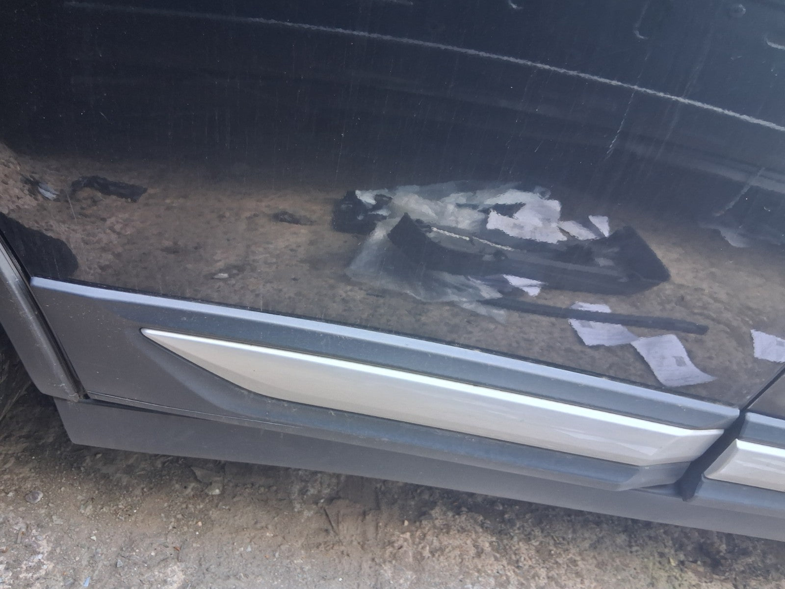 2018 MITSUBISHI OUTLANDER MK3 OSR DRIVER SIDE REAR LOWER DOOR MOULDING TRIM