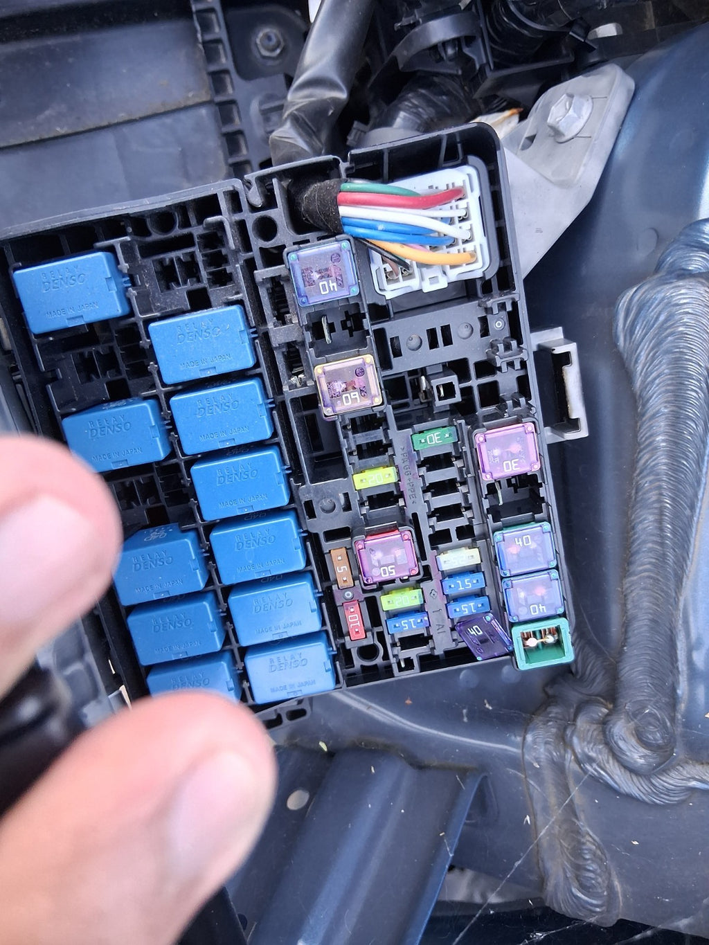 2021 SUZUKI SWIFT A2L MK4 1.2 HYBRID ELECTRIC FUSE BOX RELAY BOX
