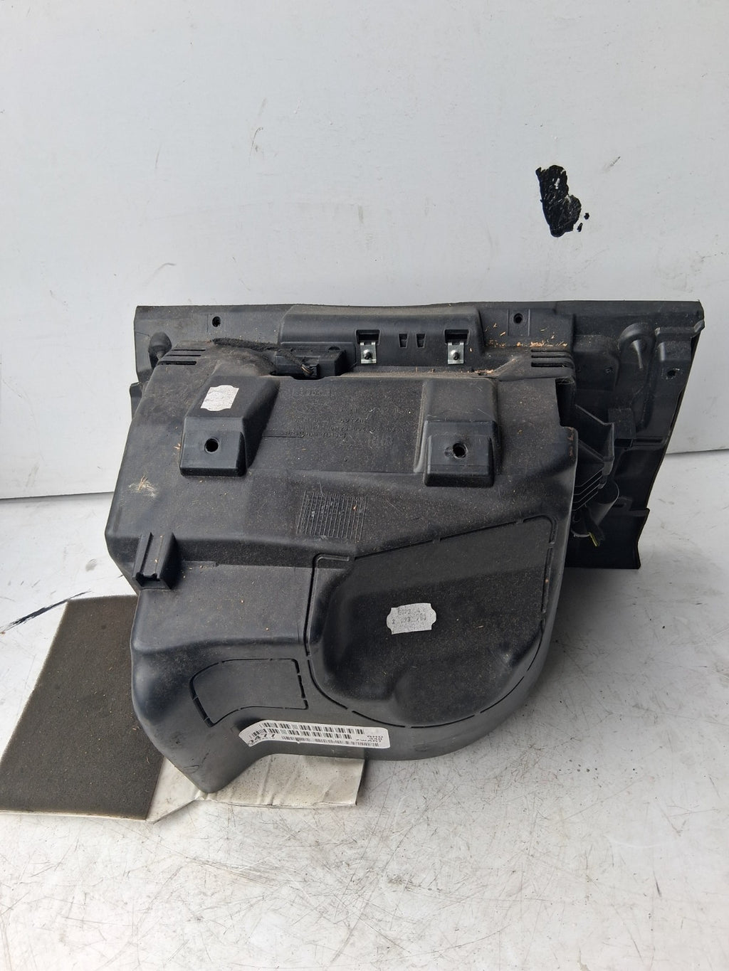 2013 FORD S MAX NSF PASSENGER NEAR LEFT GLOVE BOX STORAGE COMPARTMENT 9M21U05010