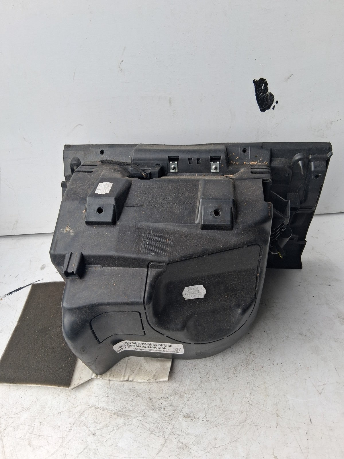 2013 FORD S MAX NSF PASSENGER NEAR LEFT GLOVE BOX STORAGE COMPARTMENT 9M21U05010