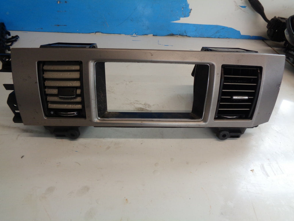 JAGUAR XF 3.0 D 2010 OS FRONT DRIVER SIDE DASHBOARD AIR VENT 8X2014A23BJ