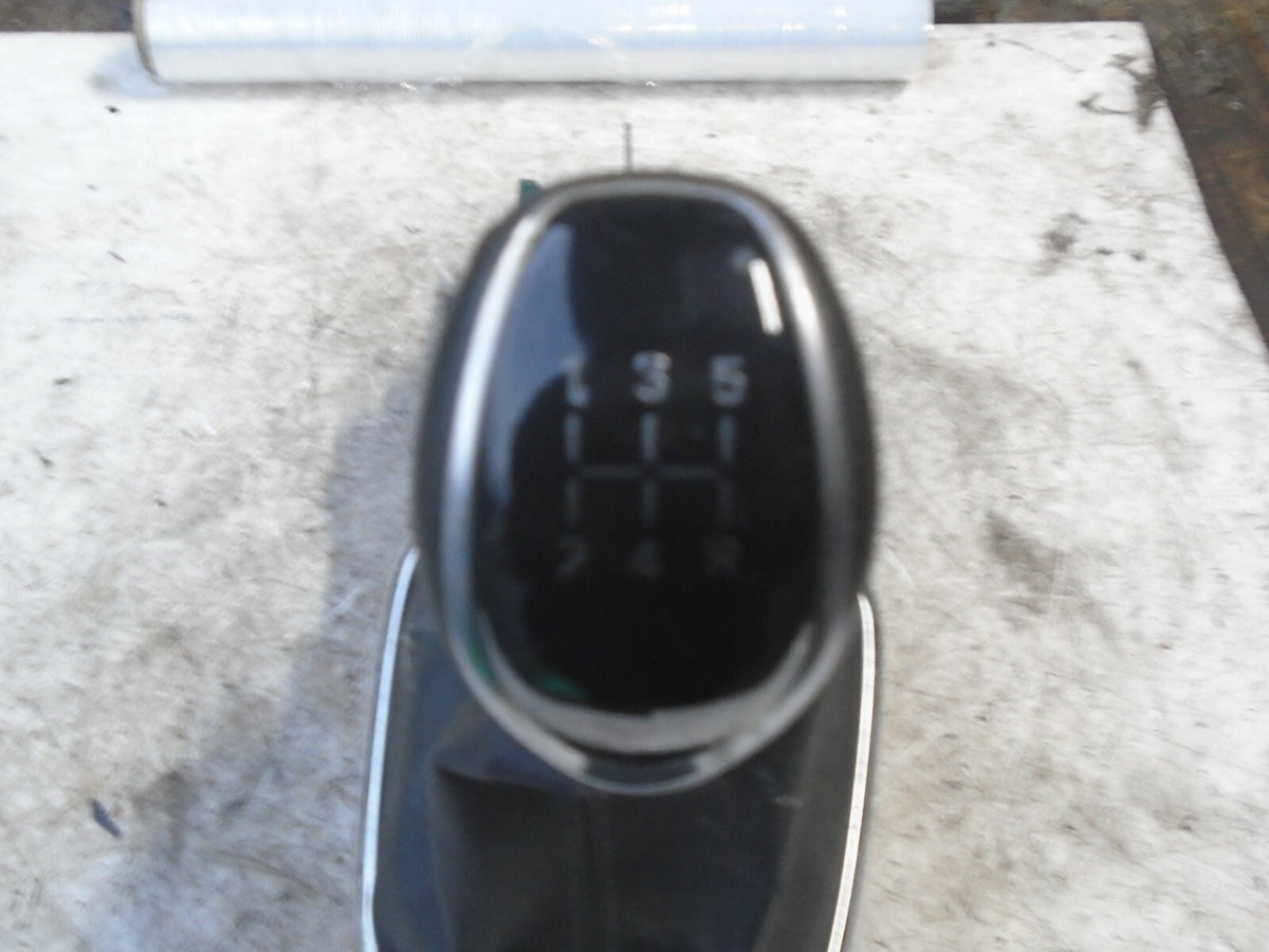 VAUXHALL VIVA 2018 MANUAL GEAR STICK LEVER 25194979