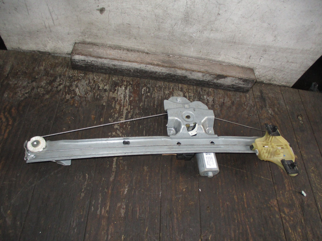 RENAULT CLIO MK4 2014 NSF PASSENGER SIDE FRONT WINDOW MOTOR REGULATOR