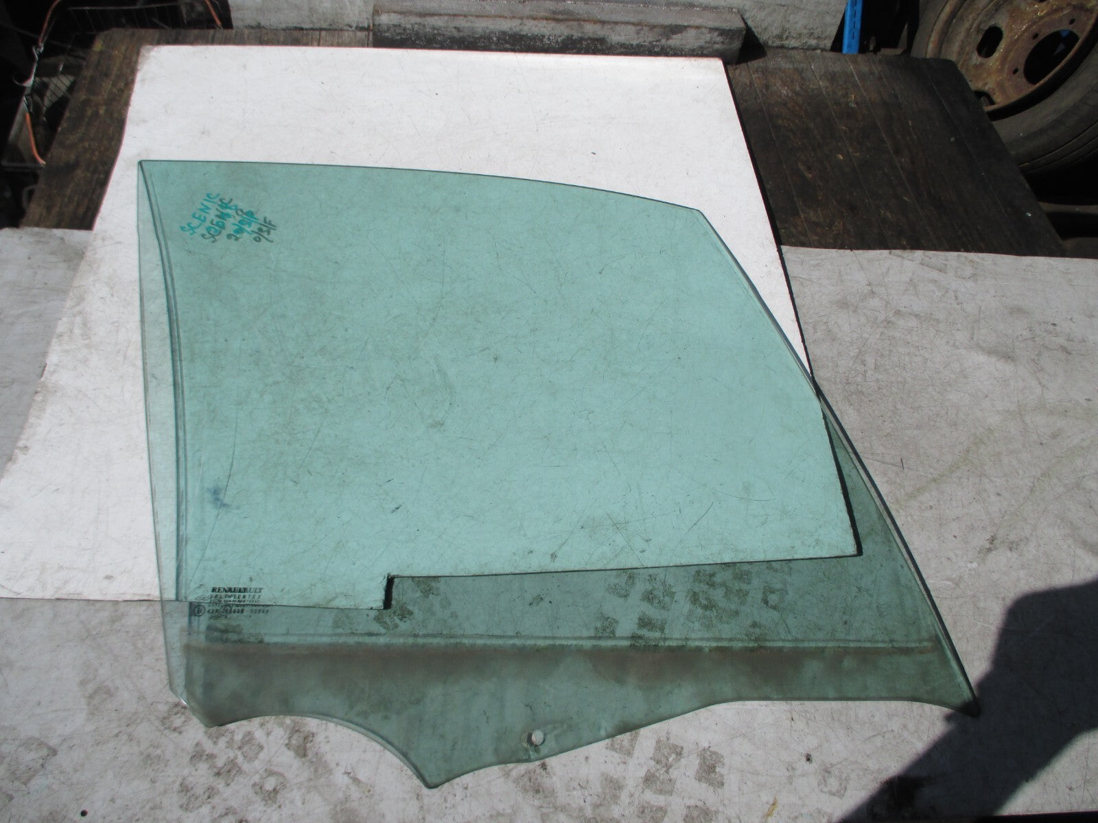 RENAULT SCENIC MK2 2008 OSF DRIVER SIDE FRONT WINDOW GLASS PANE 43R-00049