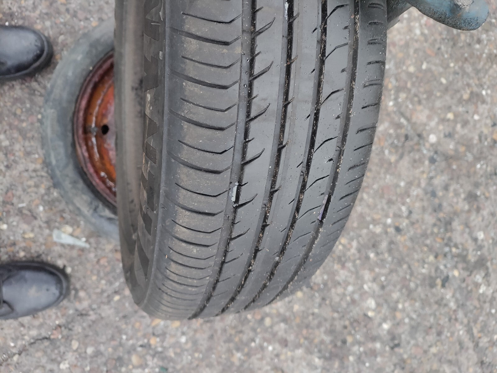 2002 FORD FOCUS MK1 14 INCH STEEL WHEEL WITH TYRE 185/65R14 REF 2