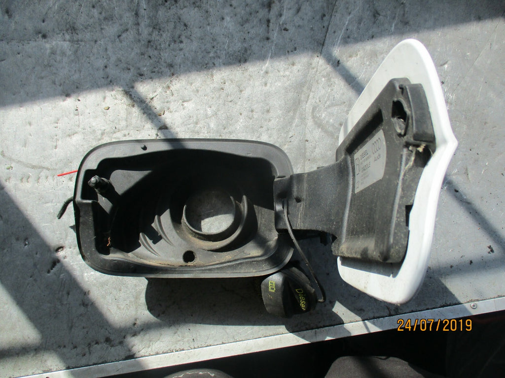 AUDI A3 MK3 8V DIESEL FUEL TANK CAP FLAP WHITE 8V4809906