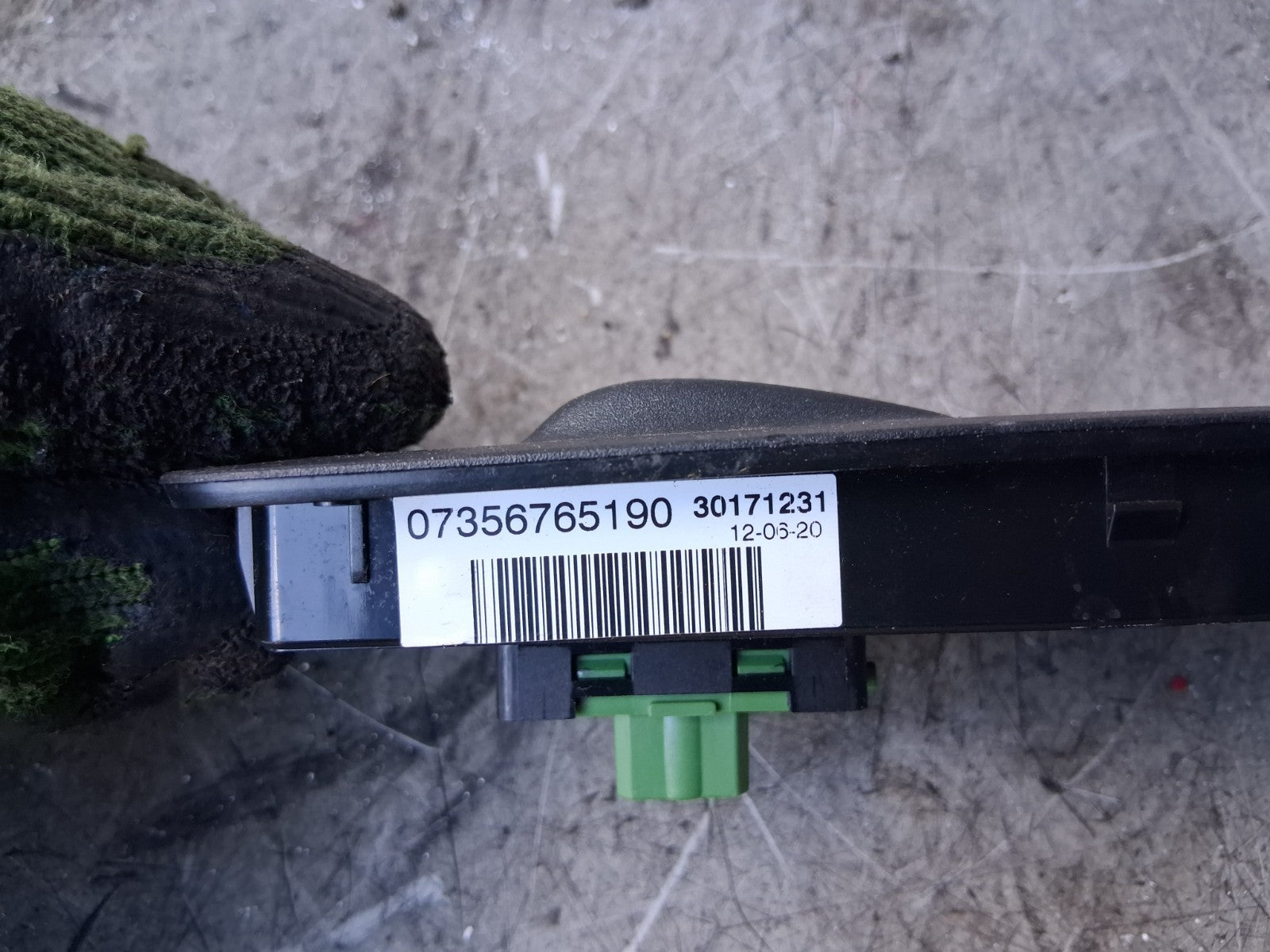 2021 PEUGEOT BOXER MK3 NSF PASSENGER SIDE FRONT WINDOW CONTROL SWITCH 0735676519