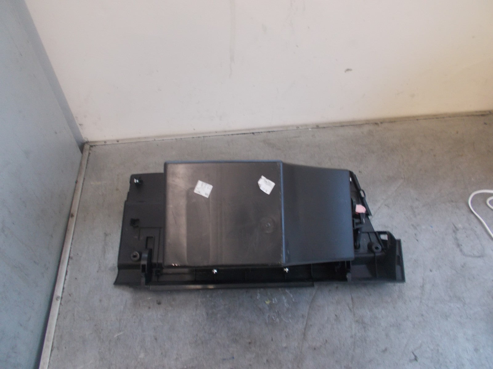 NISSAN QASHQAI J10 (MK1) 2006-2013 NS PASSENGER SIDE GLOVE BOX BLACK 68520JD01A