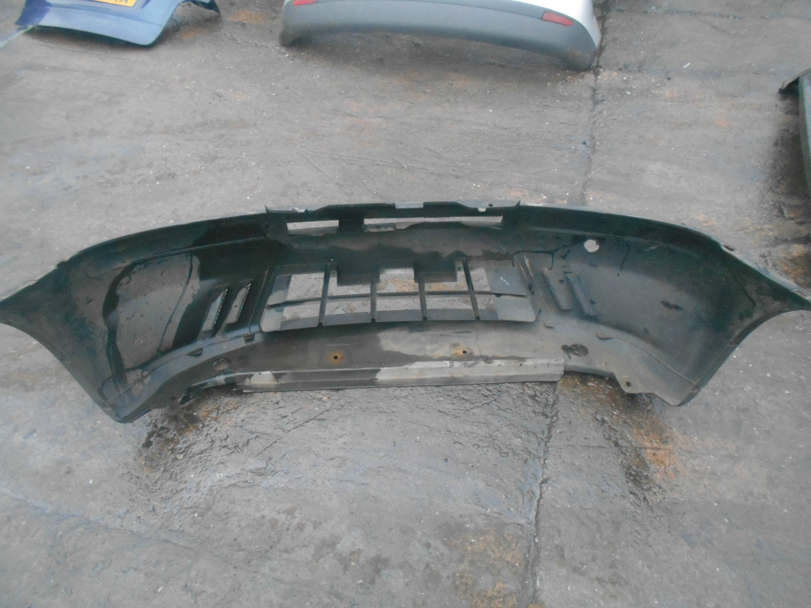 FIAT PUNTO 188 MK2 PRE FACELIFT 2000 FRONT BUMPER BLACK PLASTIC
