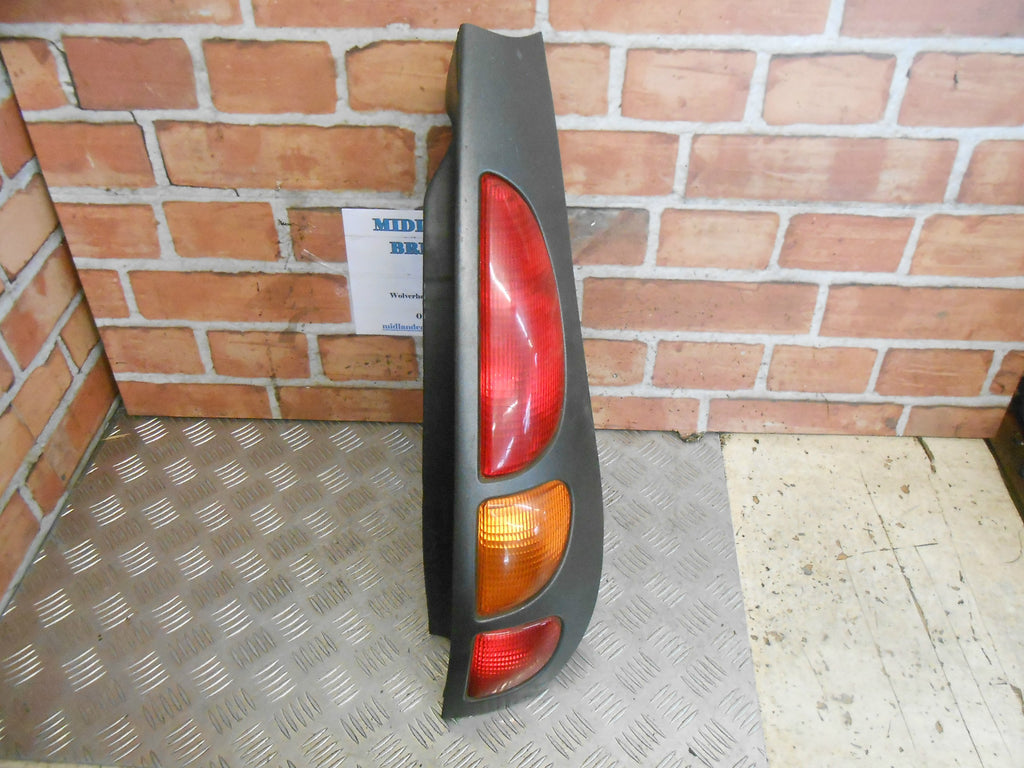 FIAT MAREA WEEKEND ESTATE 2001 OSR DRIVER SIDE REAR BRAKE LIGHT ASSEMBLY