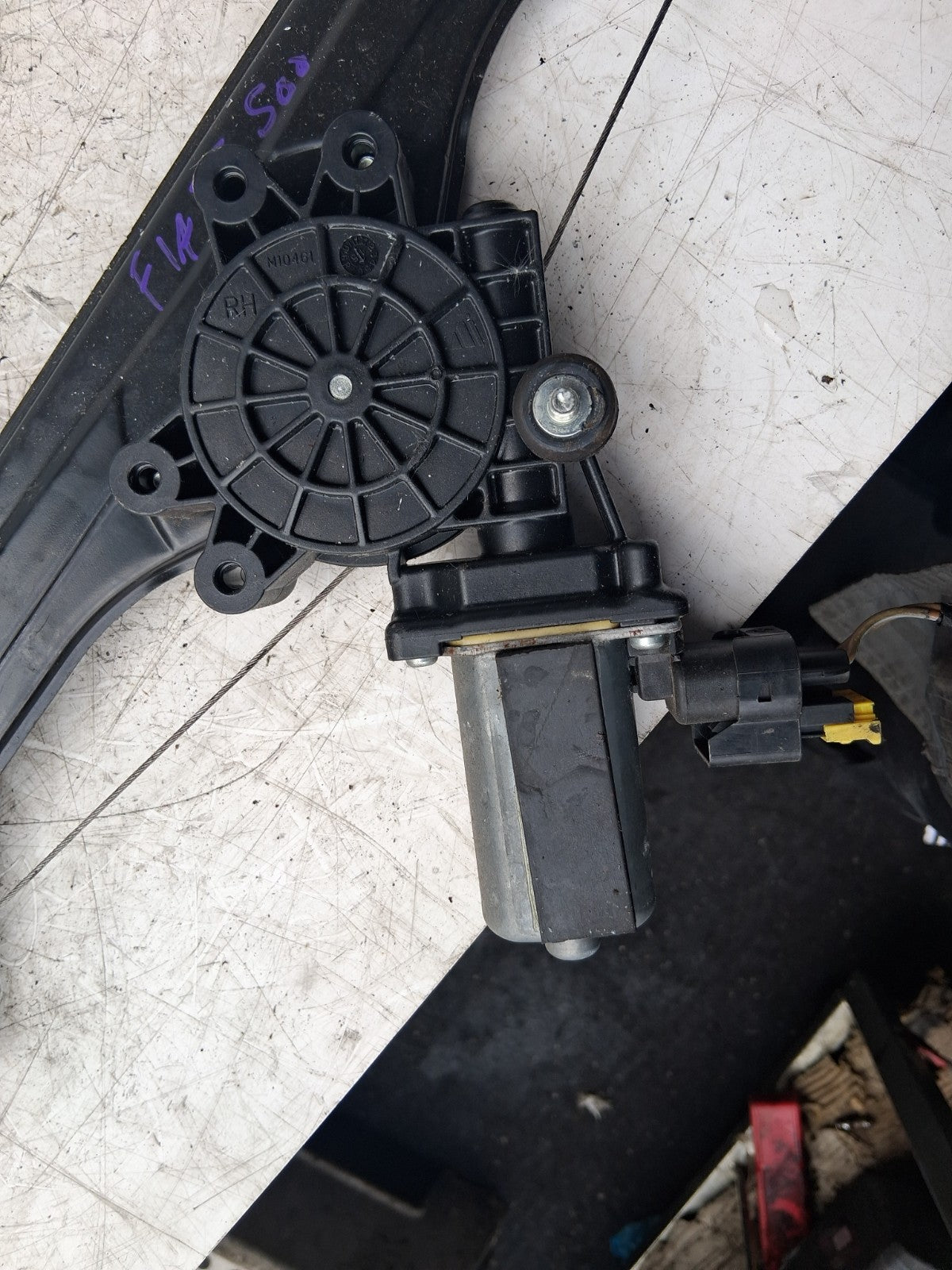 2015 FIAT 500 OSF DRIVER SIDE FRONT RIGHT WINDOW MOTOR REGUALTOR 519760930