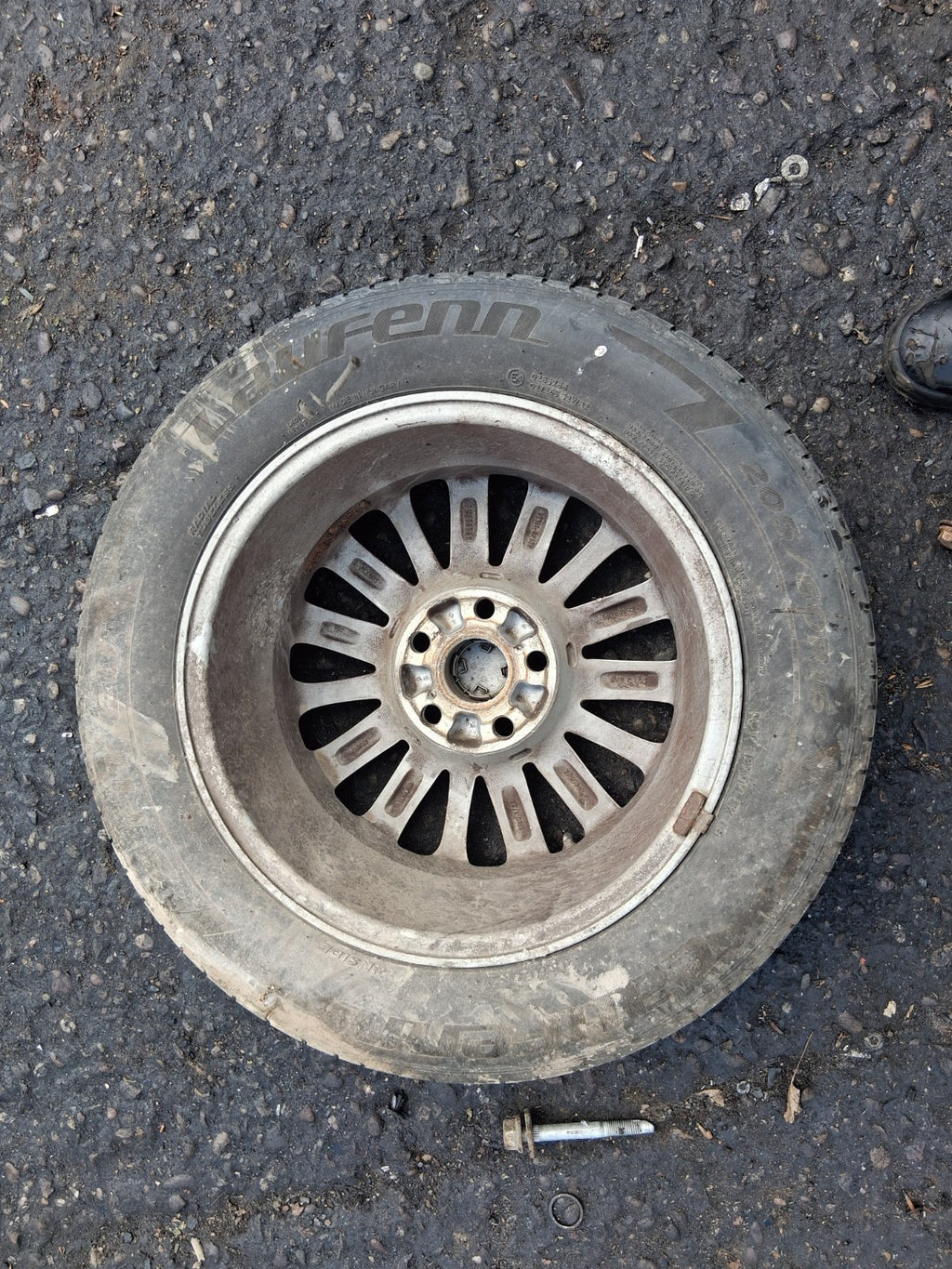 2017 TOYOTA VERSO 16 INCH ALLOY WHEEL WITH TYRE 205/60R16