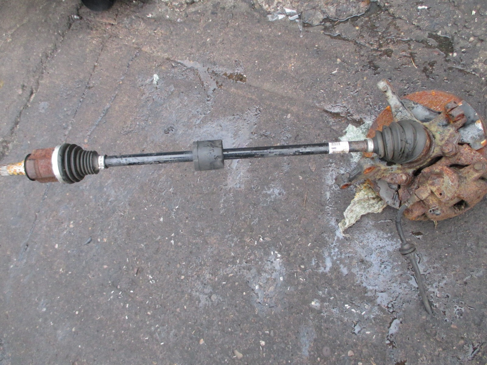 VAUXHALL CORSA D 1.4 PETROL OSF DRIVER SIDE FRONT HUB WHEEL BEARING SHAFT