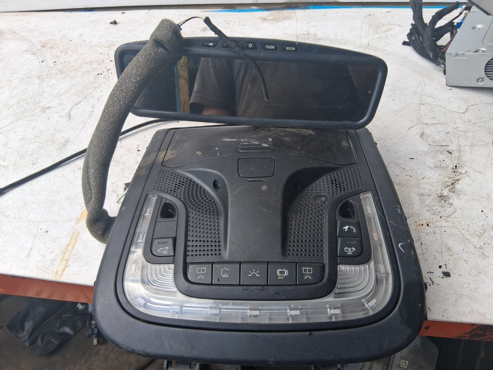 2021 MERCEDES BENZ SPRINTER W907 INTERIOR ROOF READING LIGHT A9108200035