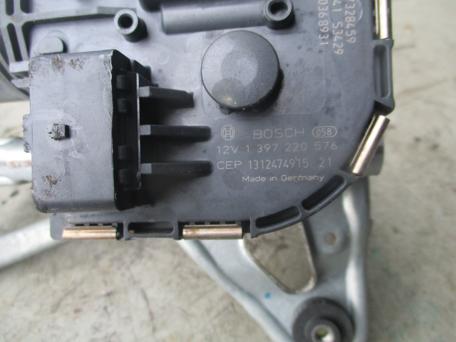 2010 PEUGEOT 3008 FRONT WINDSCREEN WIPER MOTOR 1137328459