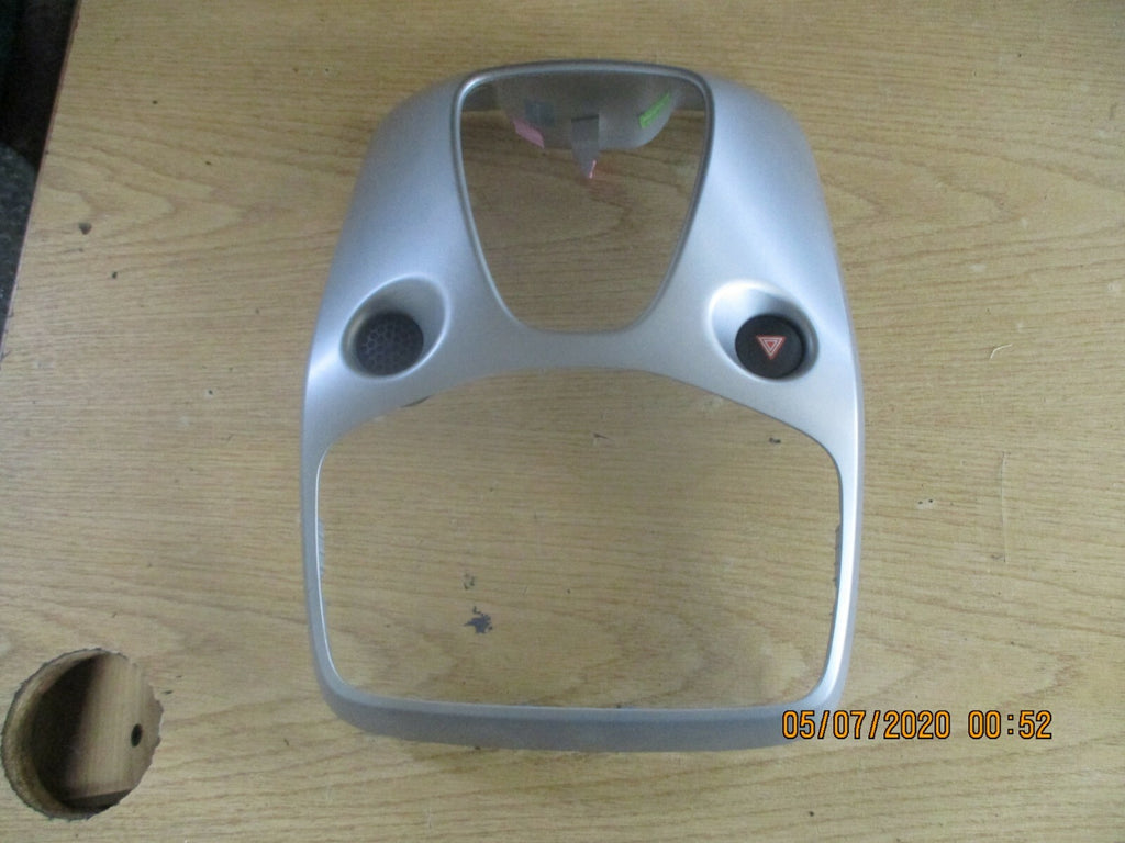 PEUGEOT 108 MK2 2014 1.0 PETROL RADIO SURROUND AND HEATER CONTROL TRIM554050H040