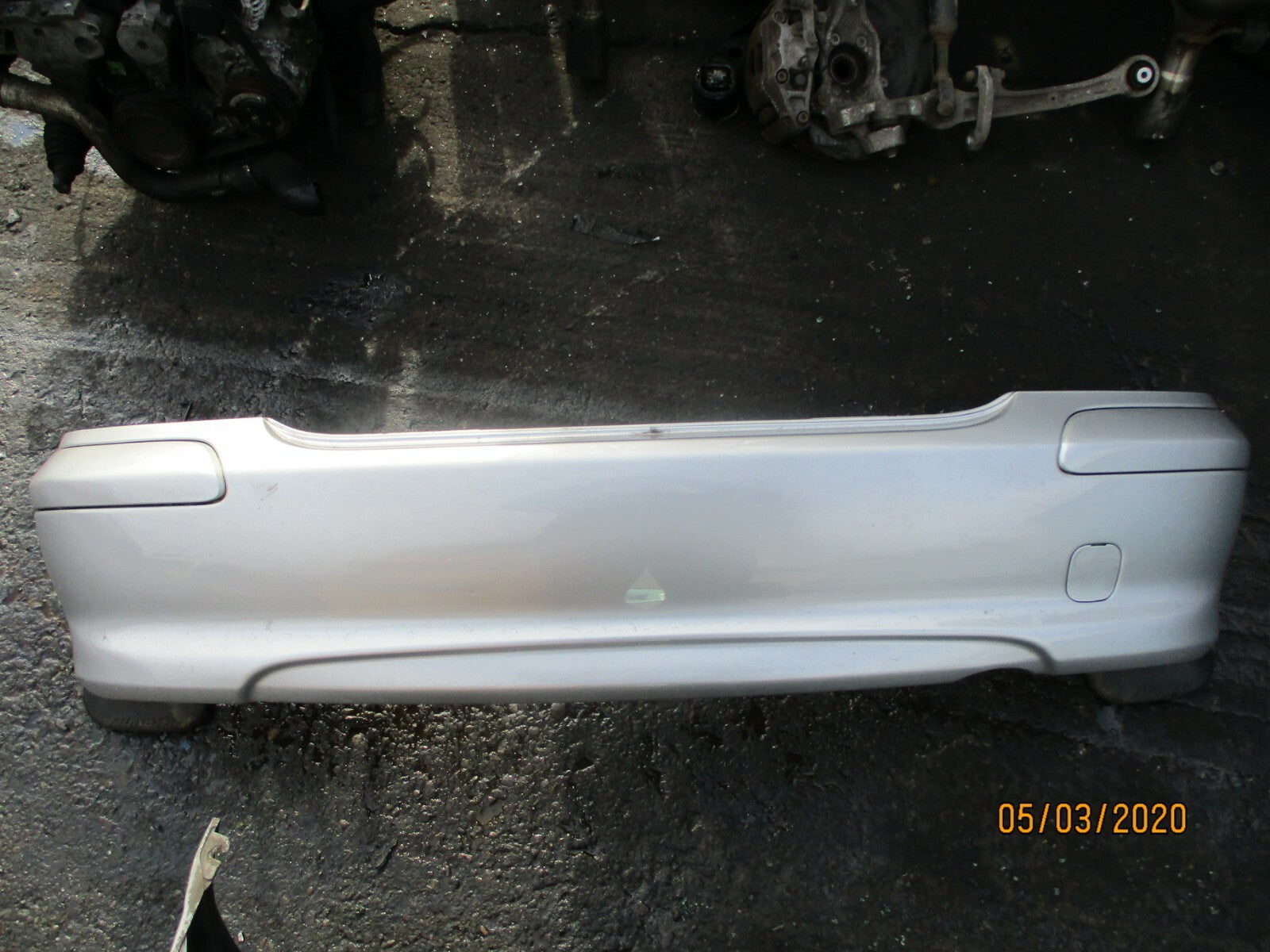 NISSAN ALMERA 2002 COMPLETE REAR BACK PLASTIC BUMPER MUD FLAP GUARD SILVER