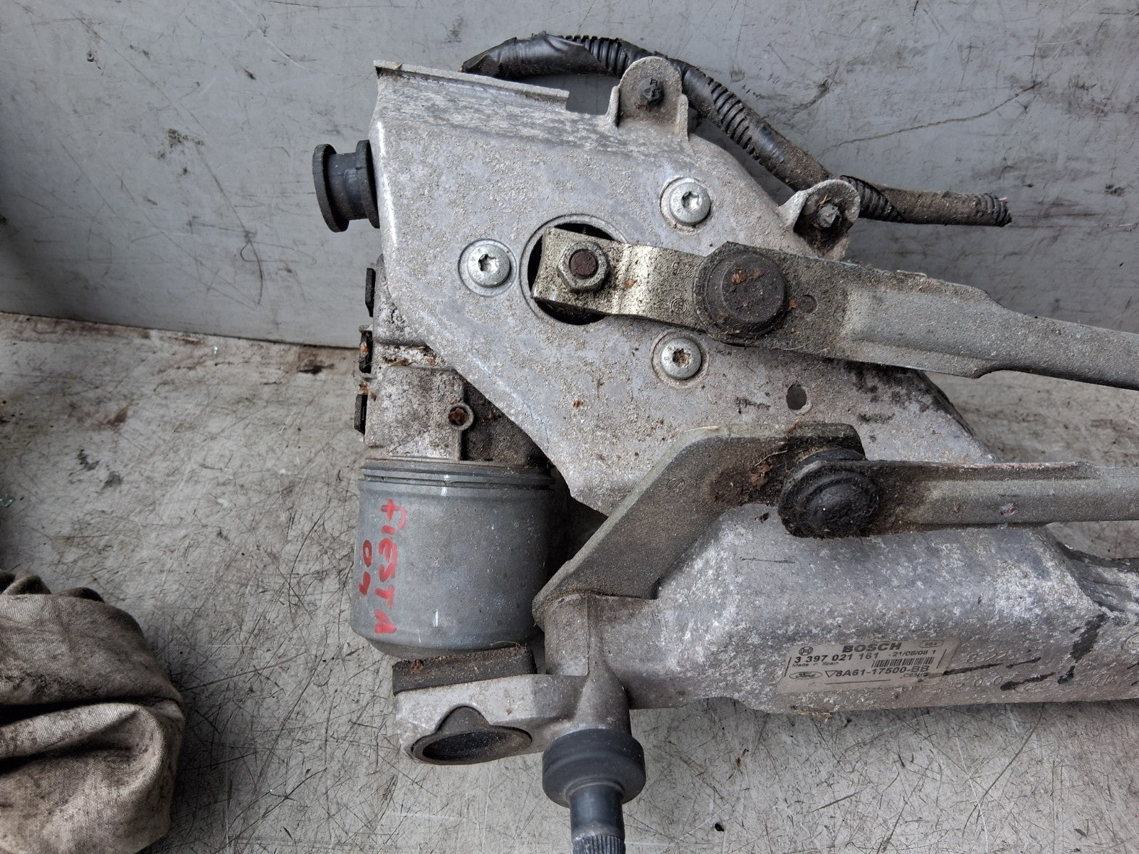2009 FORD FIESTA MK7 FRONT WINDSCREEN WIPER MOTOR & LINKAGE 8A6117500BB
