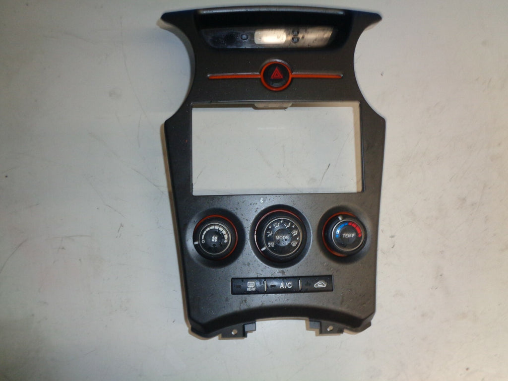 KIA CARENS MK2 2008 AC HEATER CLIMATE CONTROL WITH SURROUND TRIM
