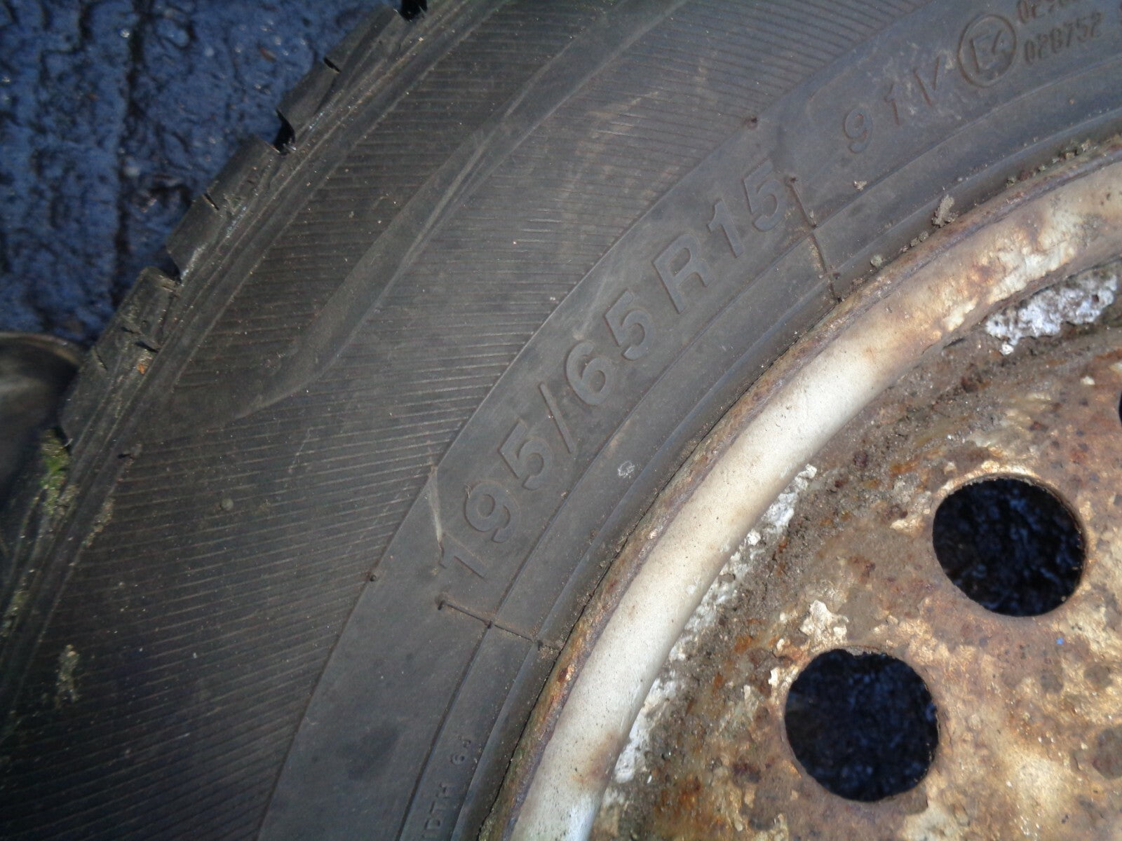 FORD TRANSIT CONNECT 2007 15 INCH SPARE STEEL WHEEL WITH TYRE 195/65R15