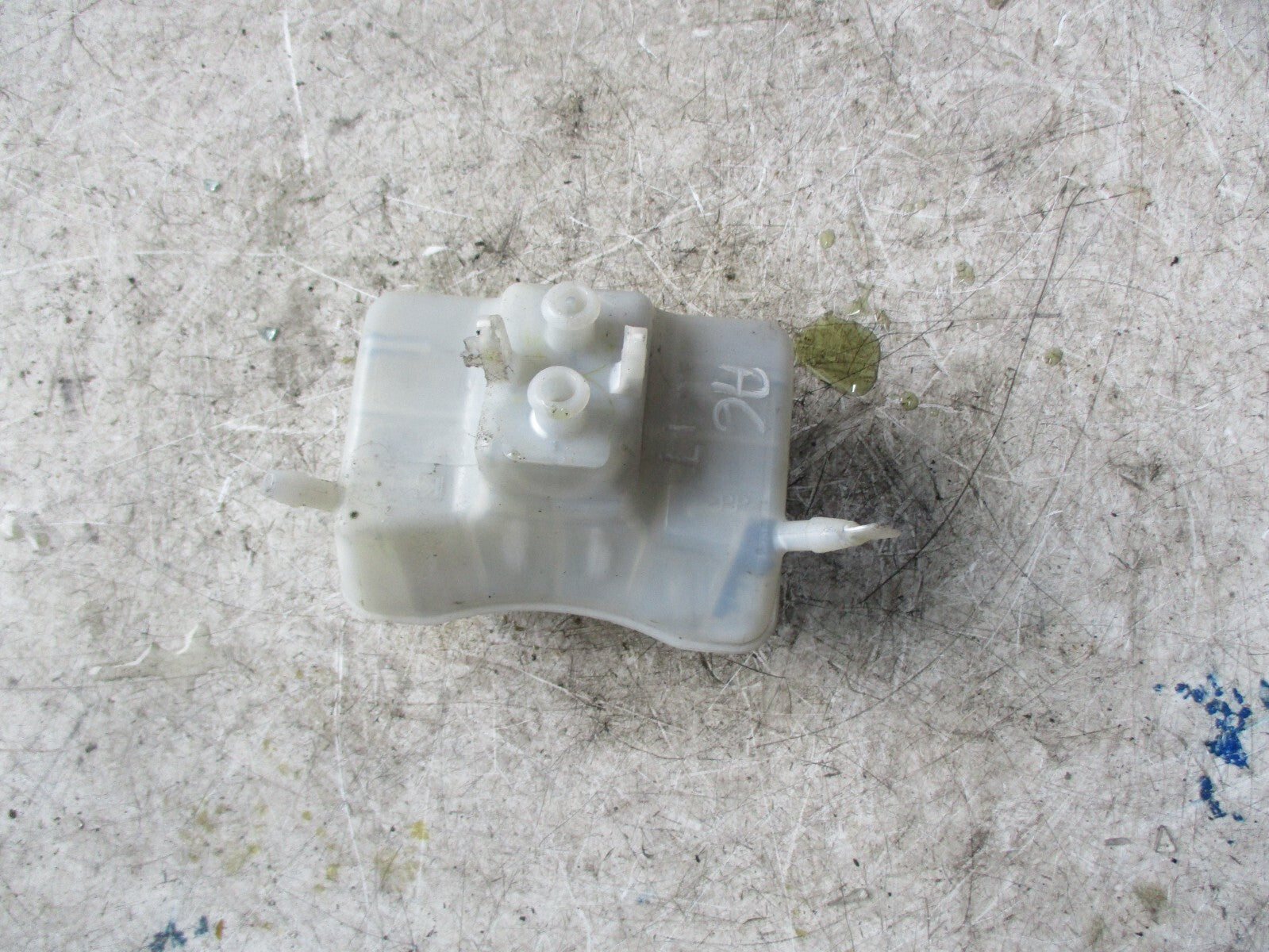 AUDI A6 2017 BRAKE BOTTLE TANK 8K0611301C