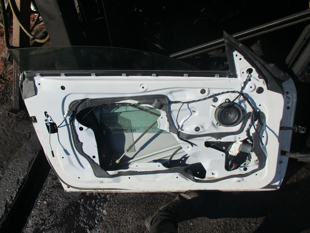 BMW 1 SERIES F21 3 DOOR NSF PASSENGER SIDE FRONT BARE DOOR WHITE (DAMAGED)