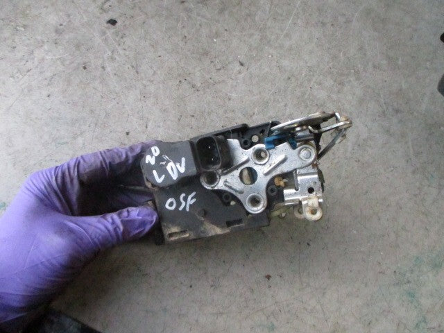 2020 LDV SAIC V80 OSF DRIVER SIDE DOOR LOCK MECHANISM