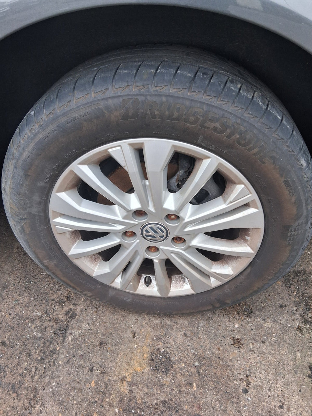 2023 VOLKSWAGEN CARAVELLE T6.1 17 INCH ALLOY WHEEL WITH TYRE 235/55R17