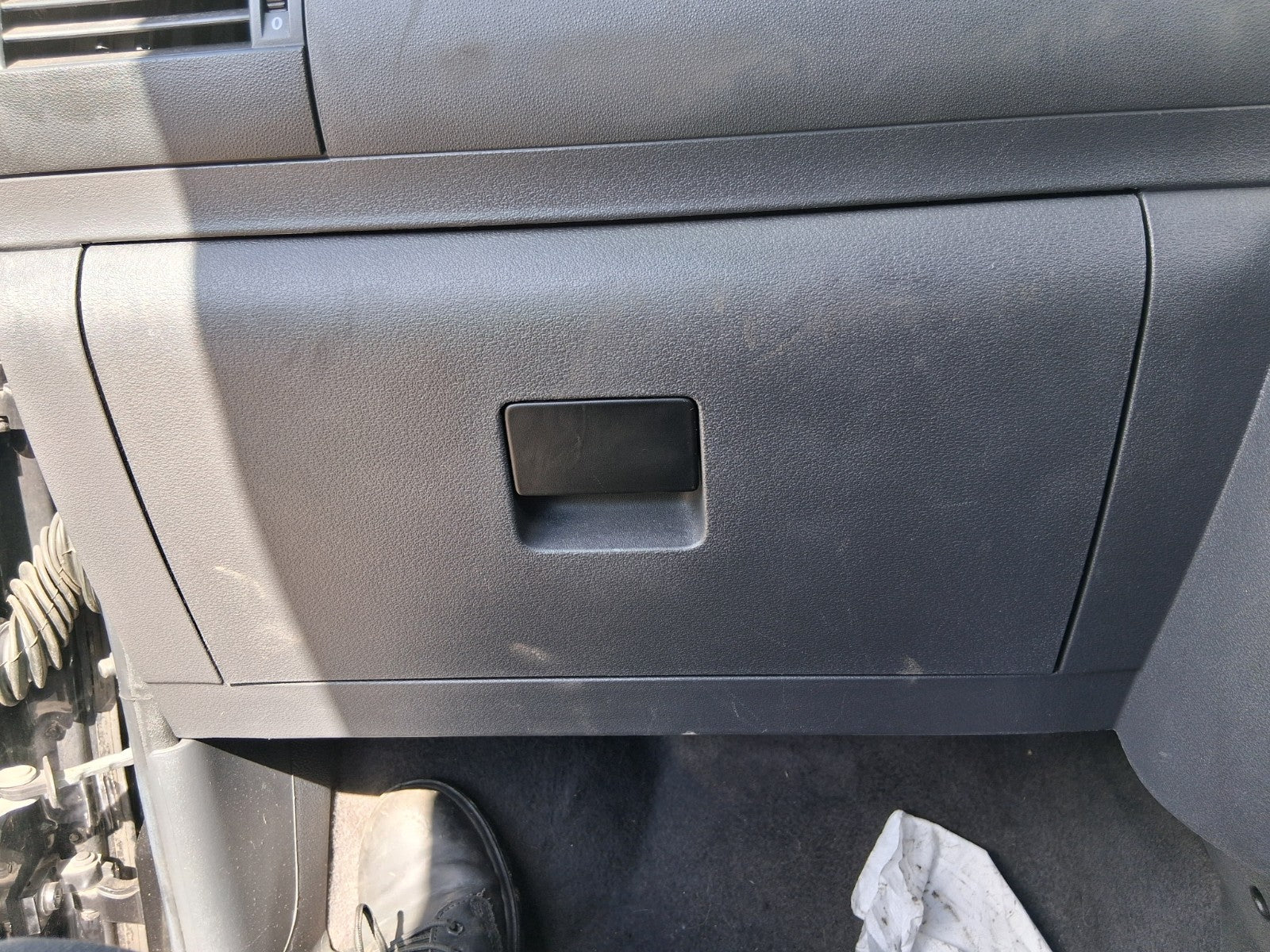 2011 VW VOLKSWAGEN FOX DASHBOARD GLOVE BOX STORAGE COMPARTMENT