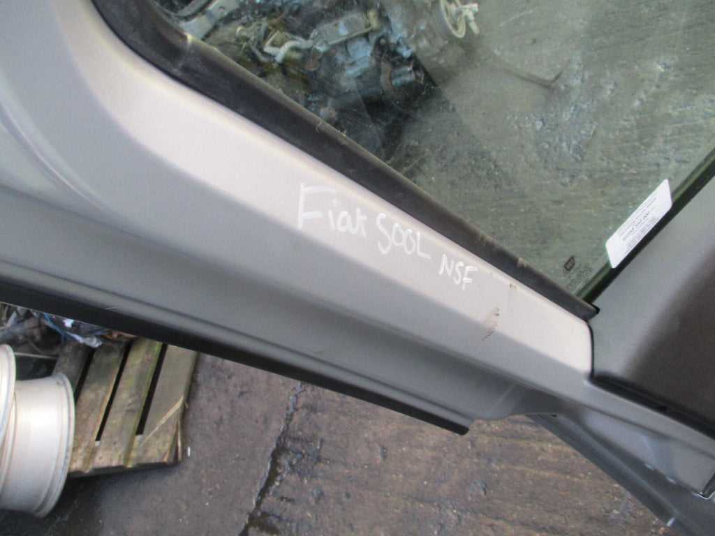 FIAT 500 L 2013 NS PASSENGER SIDE FRONT COMPLETE DOOR MINIMAL GREY MET 612/A
